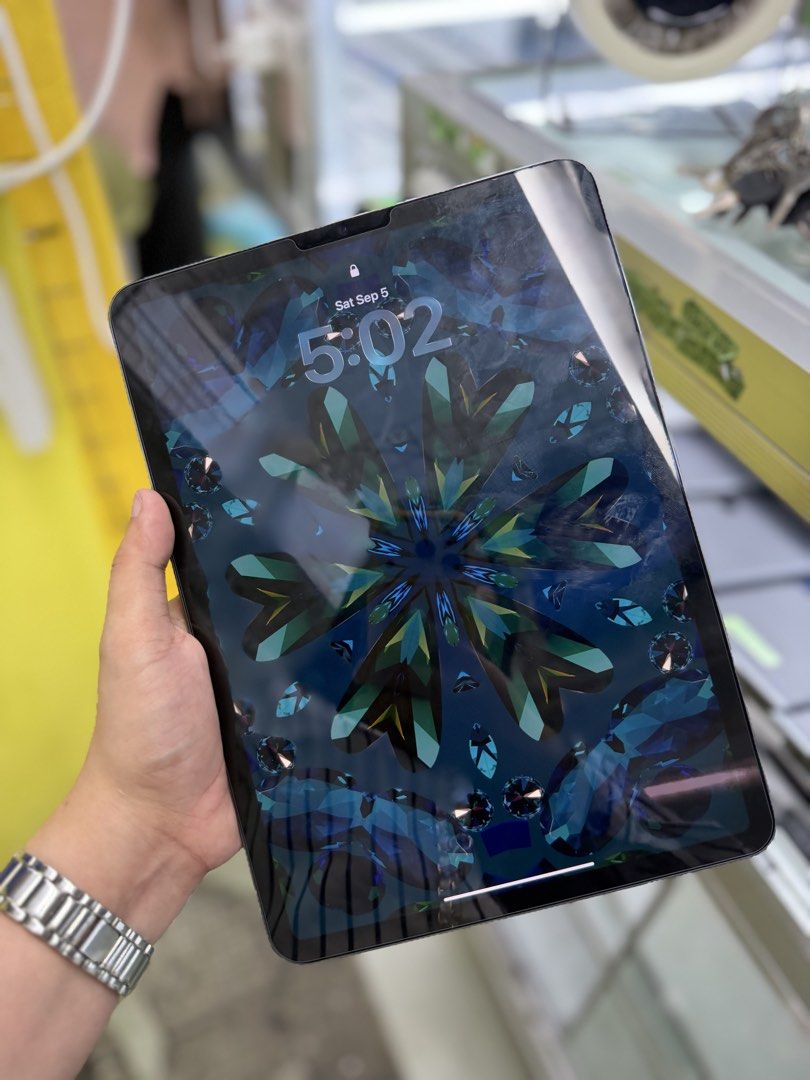 Ipad Pro M1 256GB 11'inch Wifi only no issues (Category: iPad) located in San Juan City. Submitted by najihahtelecomshop2018 (Listing ID 1459935961, Image 3). Description: Legit Store | Original unit FOR SALE | TRADE / SWAP ▫️INSTALLMENT thru: 🔸Credit Card (straight / installment) 🔸Ggives / Gcredit + 6% interest 🔸Spay Later + 6% interest (RFS: Buy and Sell any kinds of Gadgets) Description: Ipad Pro M1 11' 256GB ( other GB are also available) 