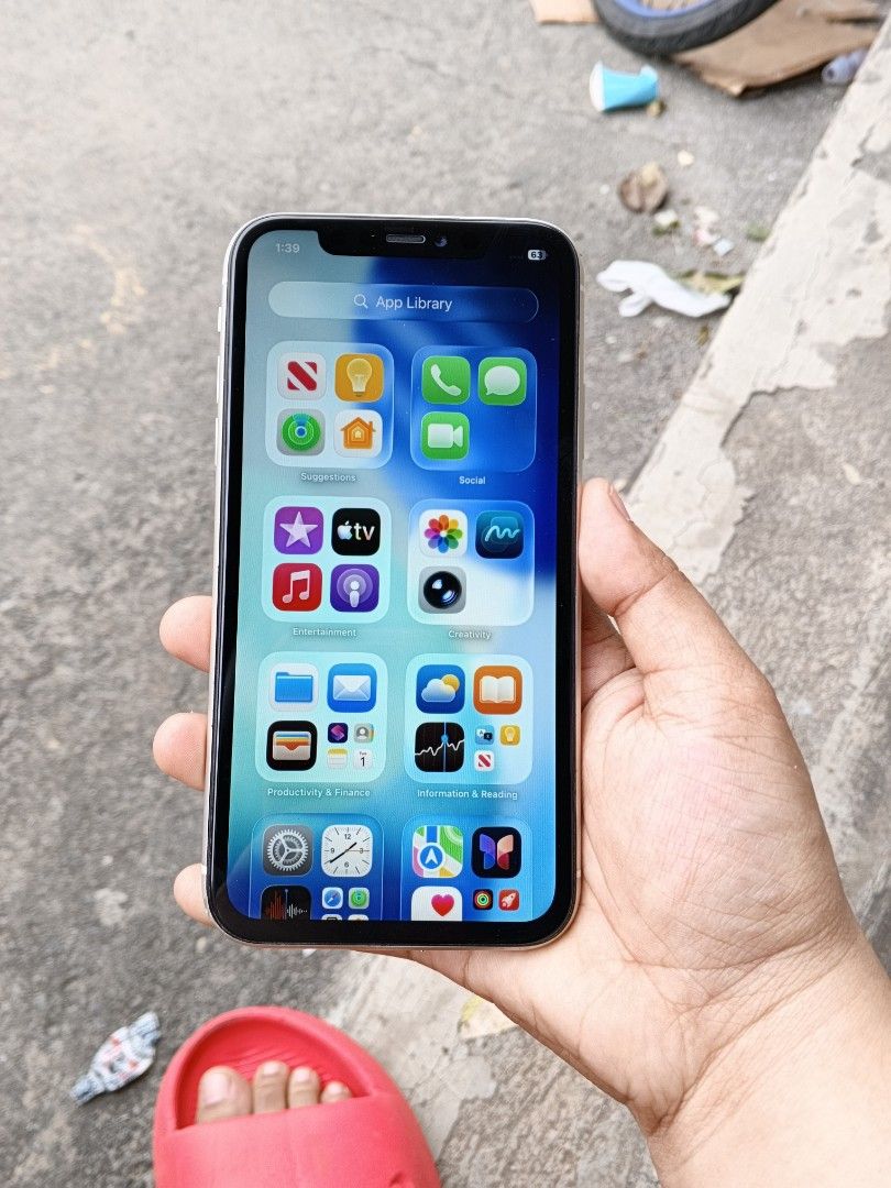 iphone 11 128gb (Category: Other Gadgets) located in Manila. Submitted by yukidelfierro (Listing ID 1459936212, Image 2). Description: fs rush 7k only pass sa barat ✅IPHONE 11 (128GB) ✅ANYSIM ✅PUWEDE RESET ✅100BH NEW REP. ✅IOS VERSION 26.6 ❌FACE ID ISSUE.