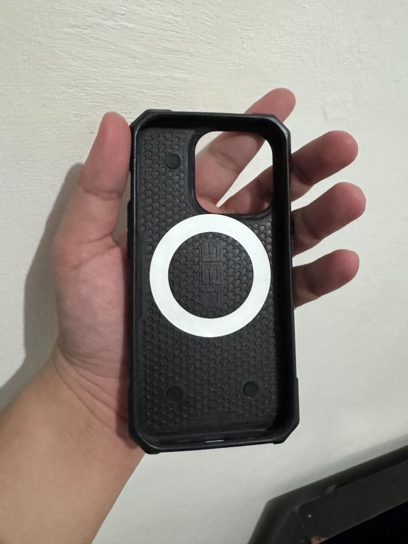 iPhone 15 Pro Case Bundle ( UAG Pathfinder / MOFT Snap Case ) (Category: Cases & Sleeves) located in Quezon City. Submitted by kvnmercado (Listing ID 1459900513, Image 2). Description: FS: iPhone 15 Pro Case Bundle (7 Cases Included) Selling a bundle of 7 cases for iPhone 15 Pro. Perfect variety for heavy protection, slim MagSafe designs, and sleek daily wear. Price: ₱3,500 for everything (Take all offer) What's Included: 1. Original UAG Pathfind
