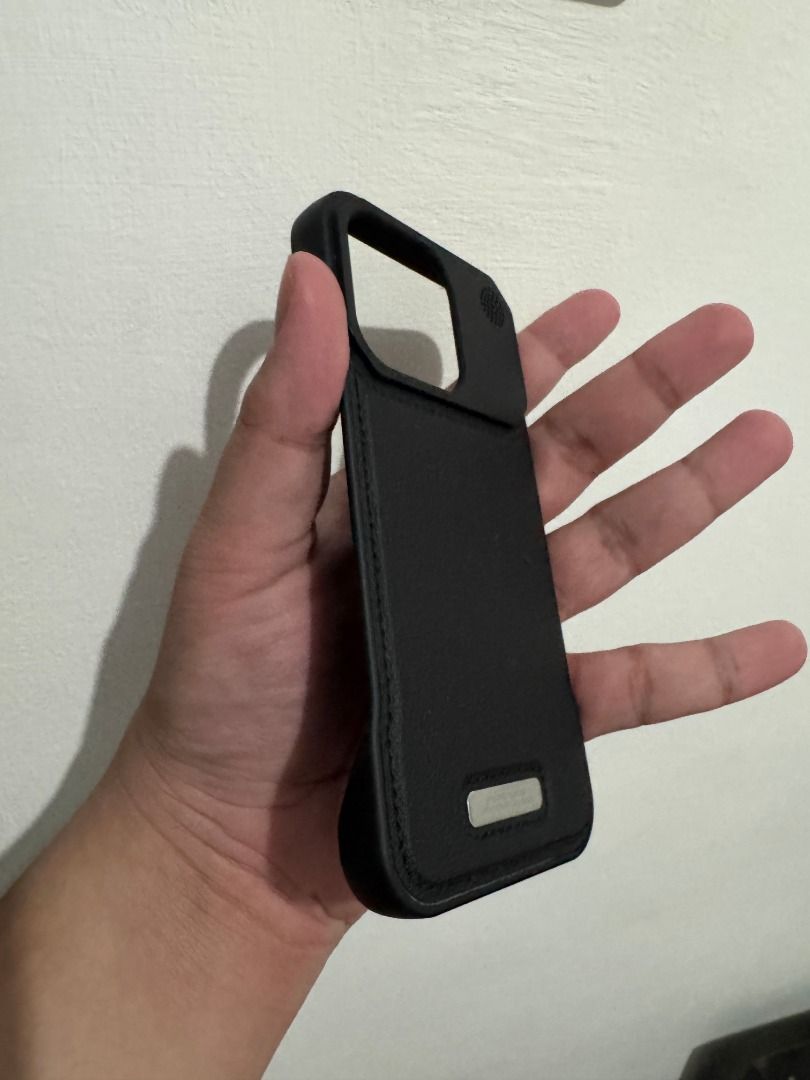 iPhone 15 Pro Case Bundle ( UAG Pathfinder / MOFT Snap Case ) (Category: Cases & Sleeves) located in Quezon City. Submitted by kvnmercado (Listing ID 1459900513, Image 3). Description: FS: iPhone 15 Pro Case Bundle (7 Cases Included) Selling a bundle of 7 cases for iPhone 15 Pro. Perfect variety for heavy protection, slim MagSafe designs, and sleek daily wear. Price: ₱3,500 for everything (Take all offer) What's Included: 1. Original UAG Pathfind