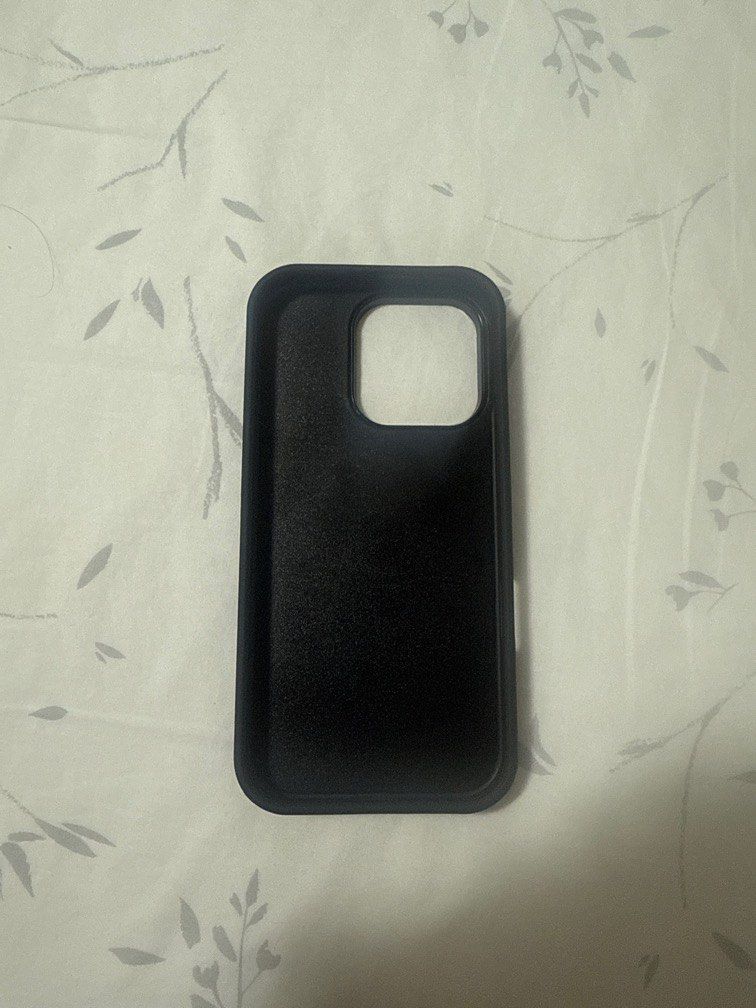 Iphone 16 Pro Mirror Snake Case (Category: Cases & Sleeves) located in Paranaque City. Submitted by esprit23 (Listing ID 1459938107, Image 3). Description: Bought in Orange app Rfs: Wrong model delivered.