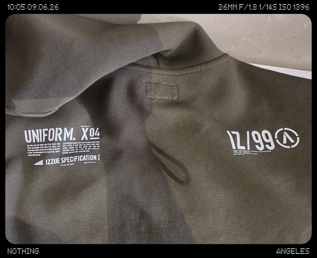 IZZUE x ARMY Hoodie (Category: Coats, Jackets and Outerwear) located in Angeles City. Submitted by poweredbyrice (Listing ID 1459915938, Image 3). Description: IZZUE x ARMY Hoodie size M Angeles location no issue decluttering.