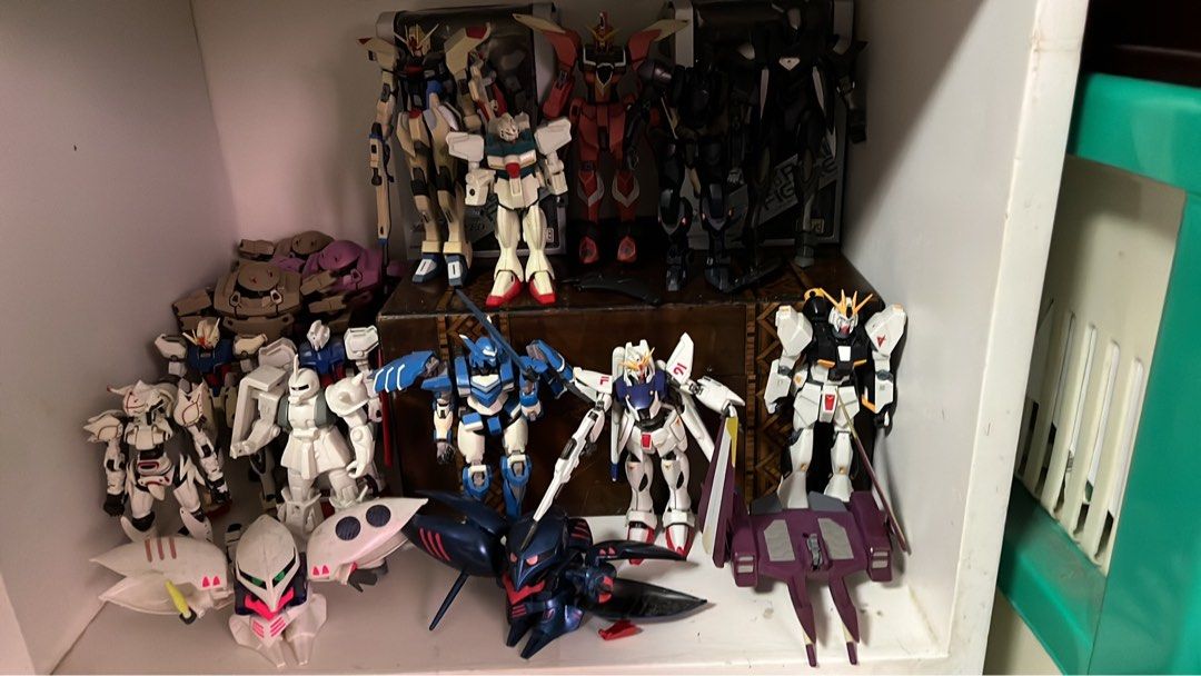 J apan Gundam figure (Category: Gundam & Model Kits) located in Calasiao. Submitted by maxwayne200413 (Listing ID 1460033220, Image 2). Description: ₱1800-2500 prices per pcs. as is onhand .