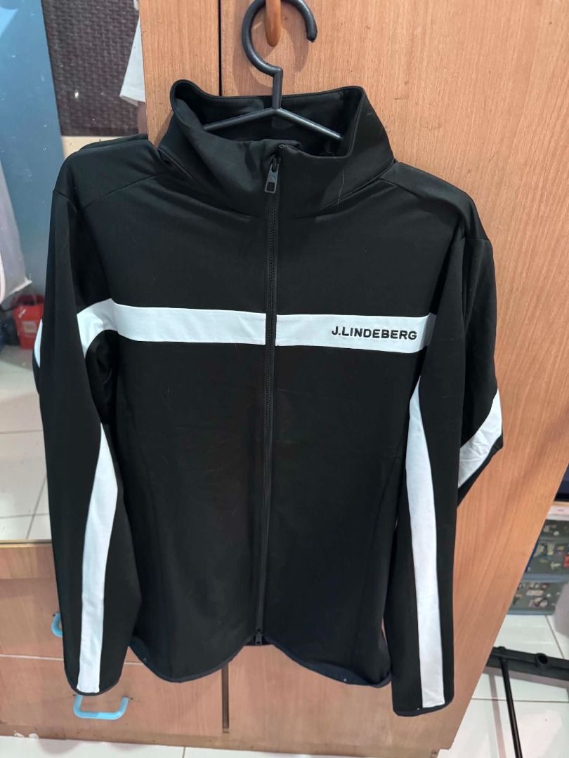 J Lindeburg Jarvis Mid Layer Jacket (Category: Coats, Jackets and Outerwear) located in Manila. Submitted by jeromevcuevas (Listing ID 1459970833, Image 2). Description: - Brand: J.Lindeberg - Color: Black - Features: White stripe down the side, zip-up front - Condition: Brand new with original tags attached - Ideal for: Casual wear or sports activities Selling at a loss, brand new jarvis mid layer J Lindeburg jacket. size small: RFS: all my JL a