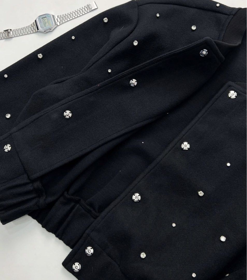 jacket (Kategori: Baju Luaran) berada di Jakarta Timur. Dikirim oleh prelovedbysuff (ID iklan 1459914534, Gambar 3). Deskripsi: avail size XS - XL super worth it.