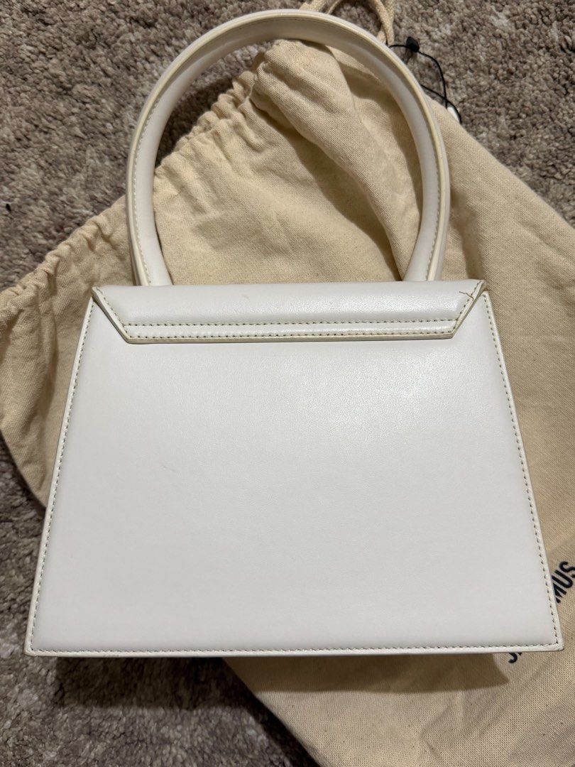 JACQUEMUS LE GRAND CHIQUITO BAG (Category: Luxury Bags & Wallets) located in Manila. Submitted by herwears (Listing ID 1460013475, Image 3). Description: ORIGINAL OPEN FOR MEET UPS.