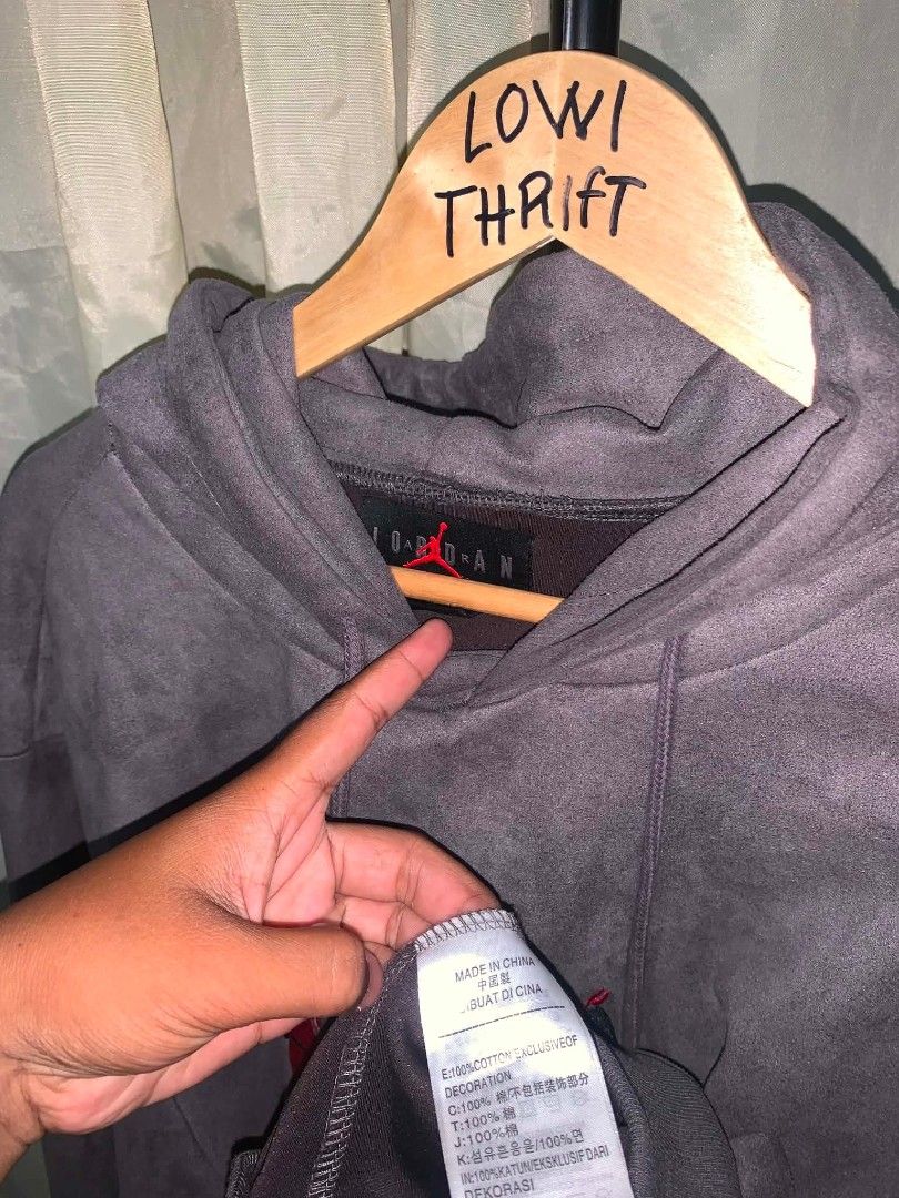 JD (Category: Coats, Jackets and Outerwear) located in Manila. Submitted by lowithrift_6100 (Listing ID 1460092594, Image 3). Description: .