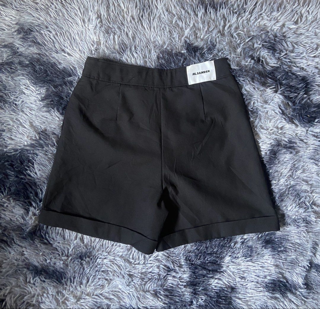 JILSANDER SHORT (Category: Shorts) located in Hinigaran. Submitted by formalwear.ph (Listing ID 1460055168, Image 2). Description: WTS📌📌 •(JILSANDER SHORT)• •Good As New Condition •Size- 38 on tag, Waistline 29 •Dimes- 29 by 17.5 •Cr - 10/10 •Issue - NONE •Color may vary due to lightings •Very Presentable to wear •Washed and ready to wear✅ PHP 899+ sf Affordable ✅ Disclaimer: Items I sell are thrifted/second hand items,No copyright infringement