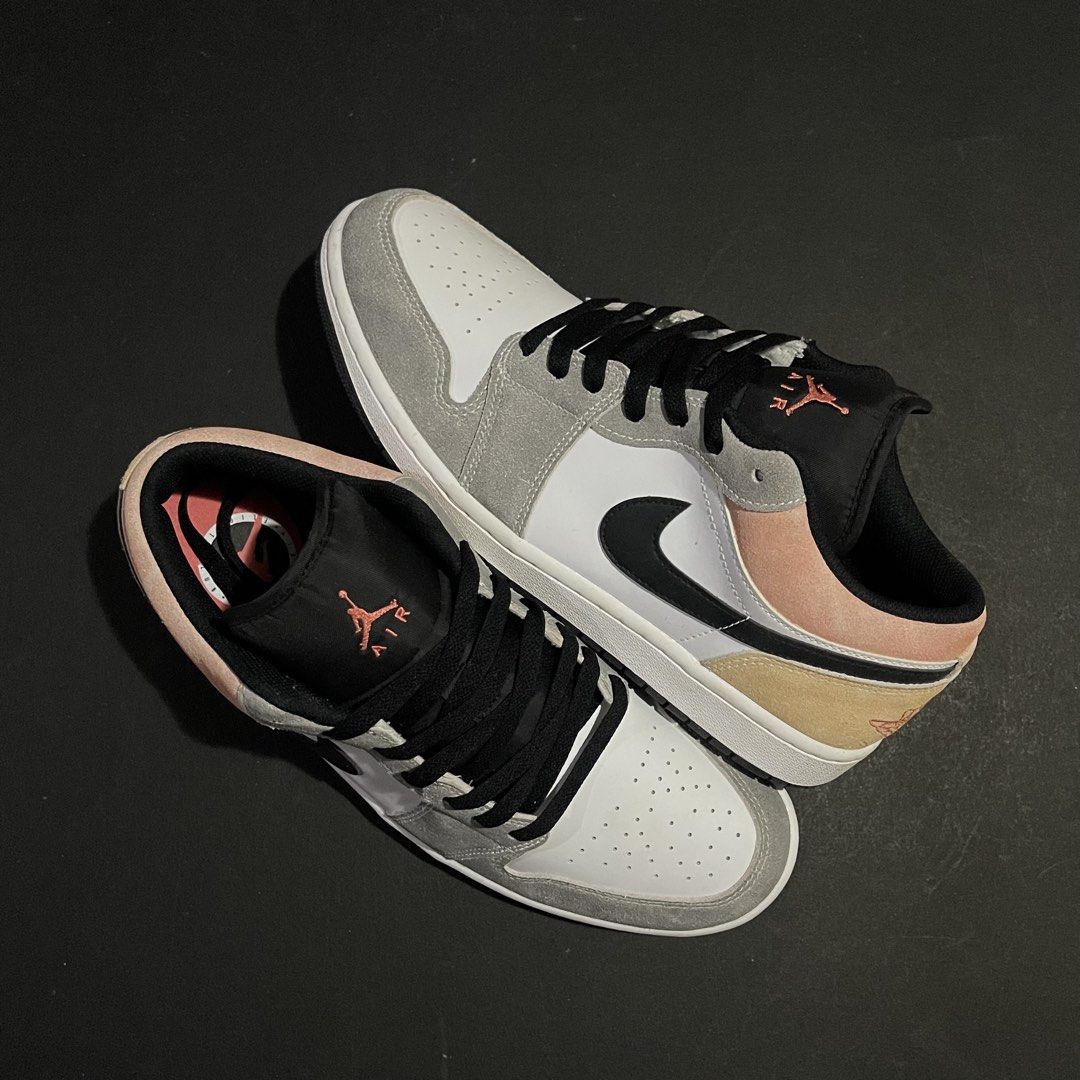 Jordan 1 Low Flight Club (Category: Sneakers) located in Manila. Submitted by sole_origin (Listing ID 1460056957, Image 2). Description: FOR SALE Jordan 1 Low Flight Club Size: 11mens / 29cm Brandnew with original box -₱3,700 only Shipping via LBC / J&T / JRS / Lalamove 📍BGC, Taguig.
