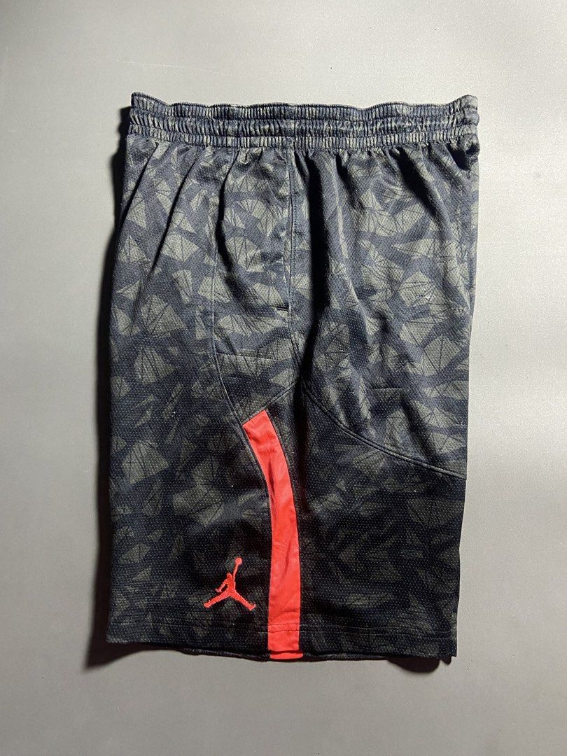 Jordan baller short (Category: Activewear) located in Cabuyao City. Submitted by chukz_x (Listing ID 1459955735, Image 1). Description: Jordan baller short Size : Large Dimes : 30-36W 22L Condition : Excellent Issue : rans Price : 450 📍READY TO WEAR 📍Cabuyao Laguna.