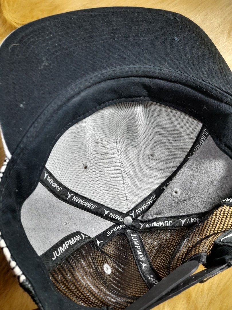JORDAN jumpman authentic Cap (Category: Caps & Hats) located in Cavite. Submitted by csdepot (Listing ID 1460042408, Image 2). Description: authentic Jordan Cap Never used, displayed only Jumpman pls check images for details RFS: decluttering issue: baka medyo discolored under the sticker since nakadisplay lang cya (not sure).