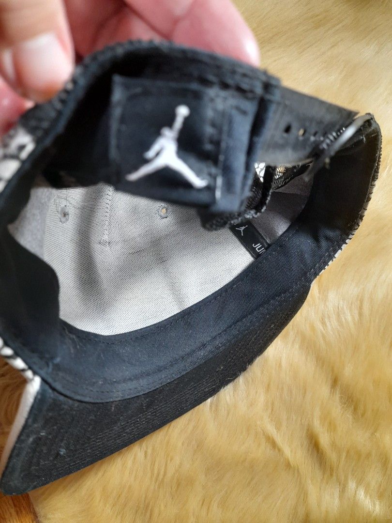 JORDAN jumpman authentic Cap (Category: Caps & Hats) located in Cavite. Submitted by csdepot (Listing ID 1460042408, Image 3). Description: authentic Jordan Cap Never used, displayed only Jumpman pls check images for details RFS: decluttering issue: baka medyo discolored under the sticker since nakadisplay lang cya (not sure).