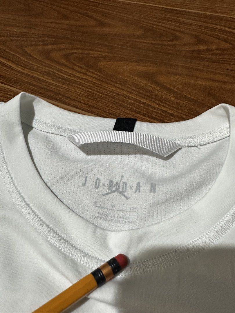Jordan Sport Tee (Category: Tshirts & Polo Shirts ) located in Valenzuela. Submitted by kilodelta67 (Listing ID 1459963150, Image 3). Description: White Jordan Drifit Small Dimes: 20 x 26 Very Good condition No issues .