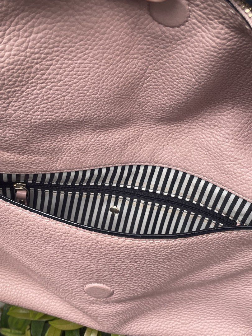Kate Spade Shoulder Bag / Sling Bag (Category: Shoulder Bags) located in Cavite. Submitted by byestuffph (Listing ID 1460016945, Image 3). Description: Bought this online ⭐️ changed the strap into a shorter one (i’ll include the longer one too) RFS: decluttering .