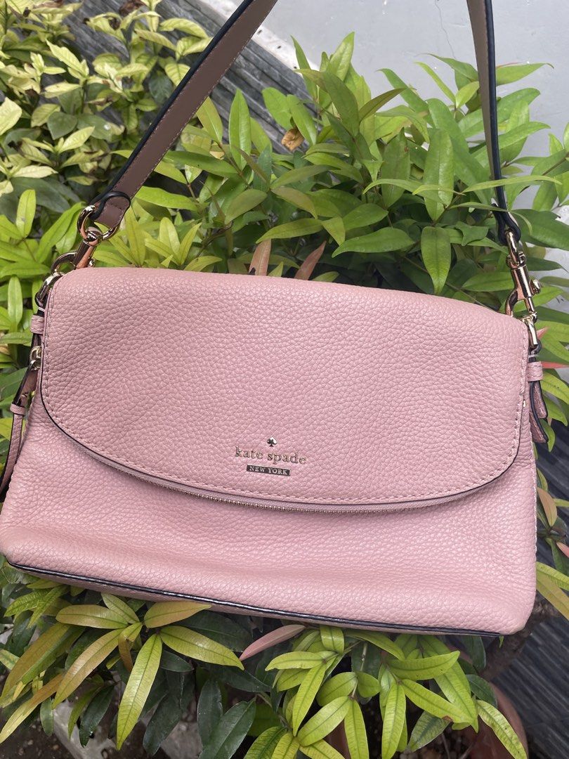 Kate Spade Shoulder Bag / Sling Bag (Category: Shoulder Bags) located in Cavite. Submitted by byestuffph (Listing ID 1460016945, Image 1). Description: Bought this online ⭐️ changed the strap into a shorter one (i’ll include the longer one too) RFS: decluttering .