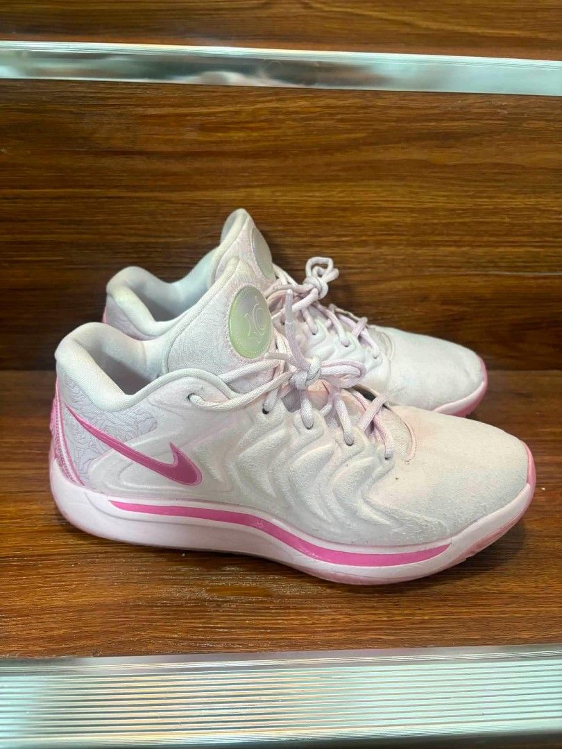 KD 17 Aunt Pearl (Category: Sneakers) located in Calamba. Submitted by kkbrandedapparel.ii (Listing ID 1460062553, Image 1). Description: RUSH SALE x BAWAS KALAT ‼️ Size 9 All authentic 💯 All Slightly used / Excellent condition *no box na po sila 📍Laguna Area 📦 Jnt or Lalamove only 📌 Slightly nego for sure buyer..