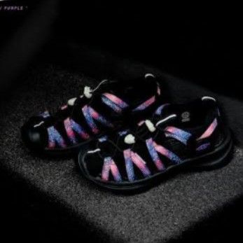KEEN - WHISPER BLACK-PURPLE (Category: Sandals) located in Marikina City. Submitted by thrift.ni.furugi (Listing ID 1460072516, Image 1). Description: These new Keen-Whisper sandals are an improved version of the Newport-H2 model. Featuring an elastic strap, they are lightweight and comfortable, and Cleansport NXT technology helps reduce odors. A highlight of this model is the unique galaxy pattern and an adjustable strap that glows in the dark, 