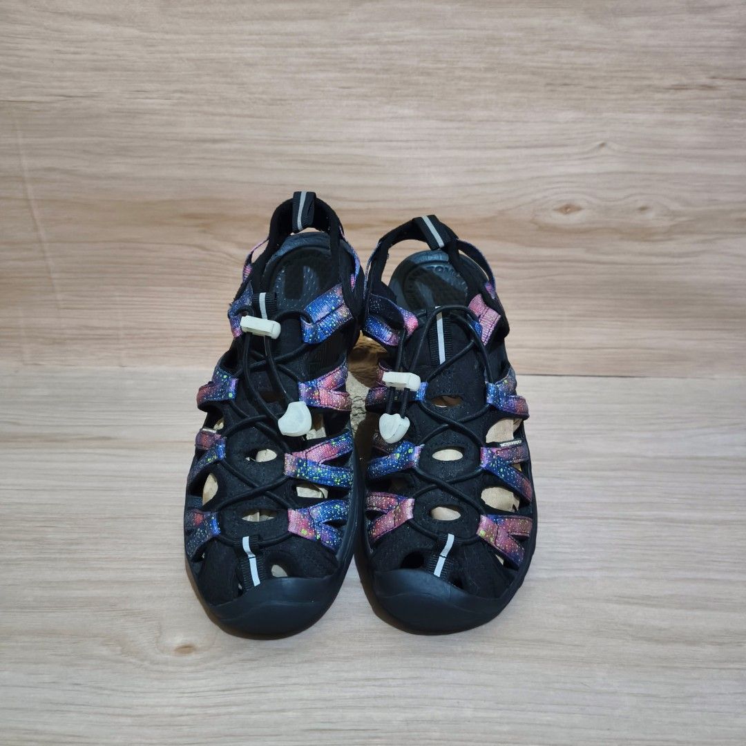 KEEN - WHISPER BLACK-PURPLE (Category: Sandals) located in Marikina City. Submitted by thrift.ni.furugi (Listing ID 1460072516, Image 3). Description: These new Keen-Whisper sandals are an improved version of the Newport-H2 model. Featuring an elastic strap, they are lightweight and comfortable, and Cleansport NXT technology helps reduce odors. A highlight of this model is the unique galaxy pattern and an adjustable strap that glows in the dark, 