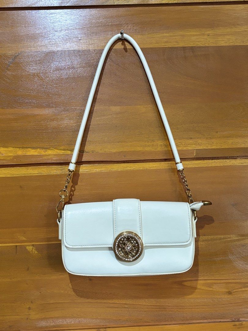 Kelly bag (Category: Wallets & Card holders) located in Consolacion. Submitted by lcloset29 (Listing ID 1459971976, Image 2). Description: Jnt.