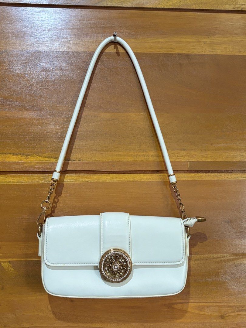Kelly bag (Category: Wallets & Card holders) located in Consolacion. Submitted by lcloset29 (Listing ID 1459971976, Image 1). Description: Jnt.
