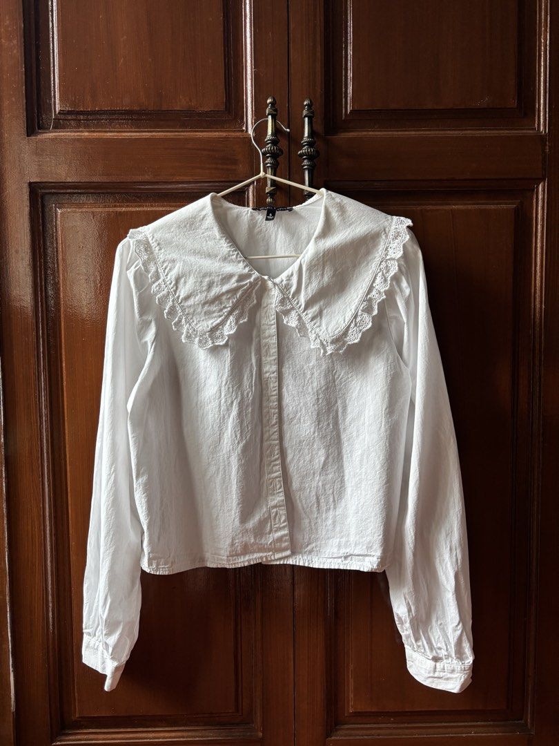 Kendall & Kylie Peter Pan Collar Blouse (Category: Blouses) located in Baguio. Submitted by thr1ft_junki3 (Listing ID 1460085850, Image 1). Description: Small on tag 100% cotton Excellent condition Flaws: removable stains .