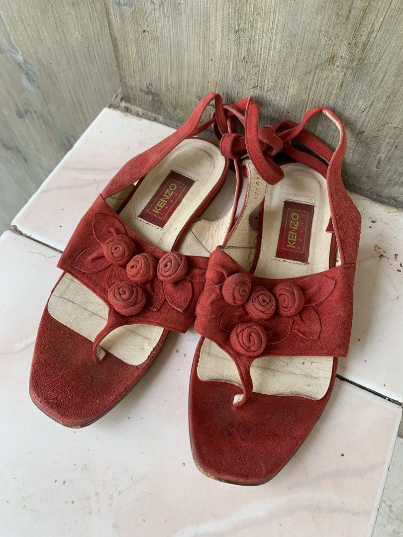 Kenzo Paris Sandal (Category: Sneakers & Footwear) located in Kabacan. Submitted by mansourrrrrr (Listing ID 1460043878, Image 1). Description: Kenzo Paris Size: 35 1/2.