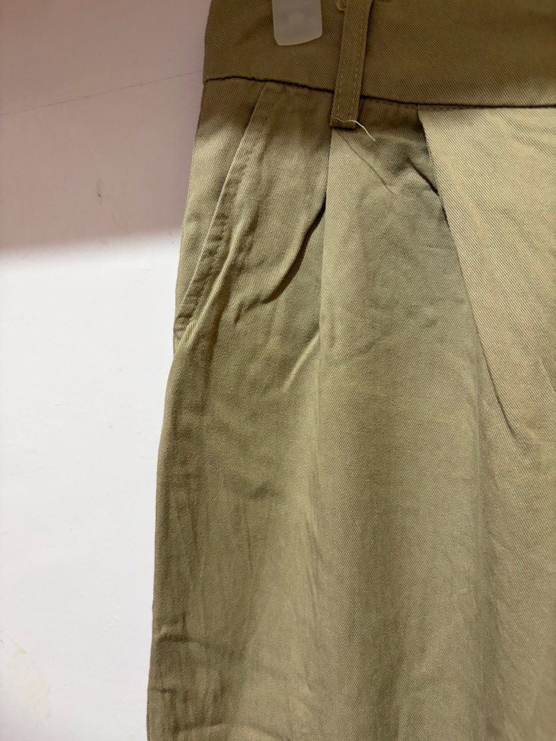 Khaki Wideleg Canvas Pants Cuffed Hem (Category: Other Bottoms) located in Tayug. Submitted by deklutter_ (Listing ID 1460057357, Image 2). Description: When worn sample uploaded Ganda irl, cotton canvas is the fabric Gartered back Waist 26-29 inches Length 38.5 in No issues ‼️Pls haggle responsibly. All items are priced according to their overall condition..