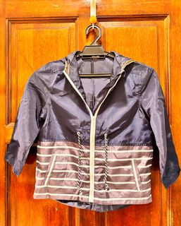 (Category: ) located in . Submitted by kiddowardrobe (Listing ID 1459991953, Image 1). Description: .