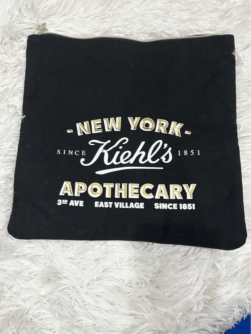 Kiehl’s Pouch (Category: Purses & Pouches) located in Pasig City. Submitted by minminreyn (Listing ID 1460084538, Image 1). Description: Like new Condition Big Pouch Cavite or Qc (meet up sa sunday) Jnt ,lalamove or bahala kayo anong delivery Service gusto niyo basta kayo po ang magbook Salamat po.
