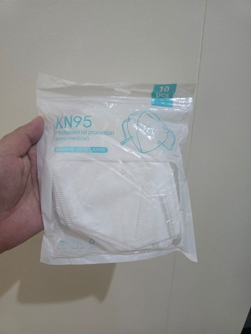 KN95 Face Mask (Category: Face Masks & Face Shields) located in Mandaluyong City. Submitted by true.sneaks (Listing ID 1459968163, Image 1). Description: For Sale KN95 Face Mask - 10 Pcs/Pack 40 pesos (min 20 packs) Can order bulk -50 packs for 35 pesos -100 packs for 30 pesos Multi-layer filtration Help filter airborne particles Help protect against dust & PM2.5 3D/Foldable design Comfortable elastic ear loops Lightweight & breathable Brand new.