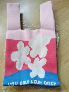 (Category: ) located in . Submitted by closetsale_8 (Listing ID 1459999155, Image 1). Description: .