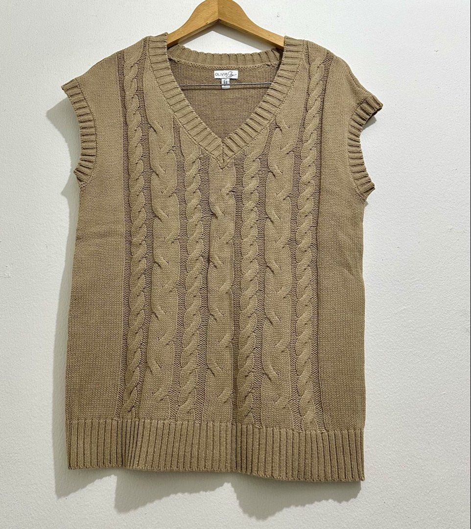 Knitted vest (Category: Blouses) located in Makati City. Submitted by nsmonlineshop (Listing ID 1459921267, Image 1). Description: .