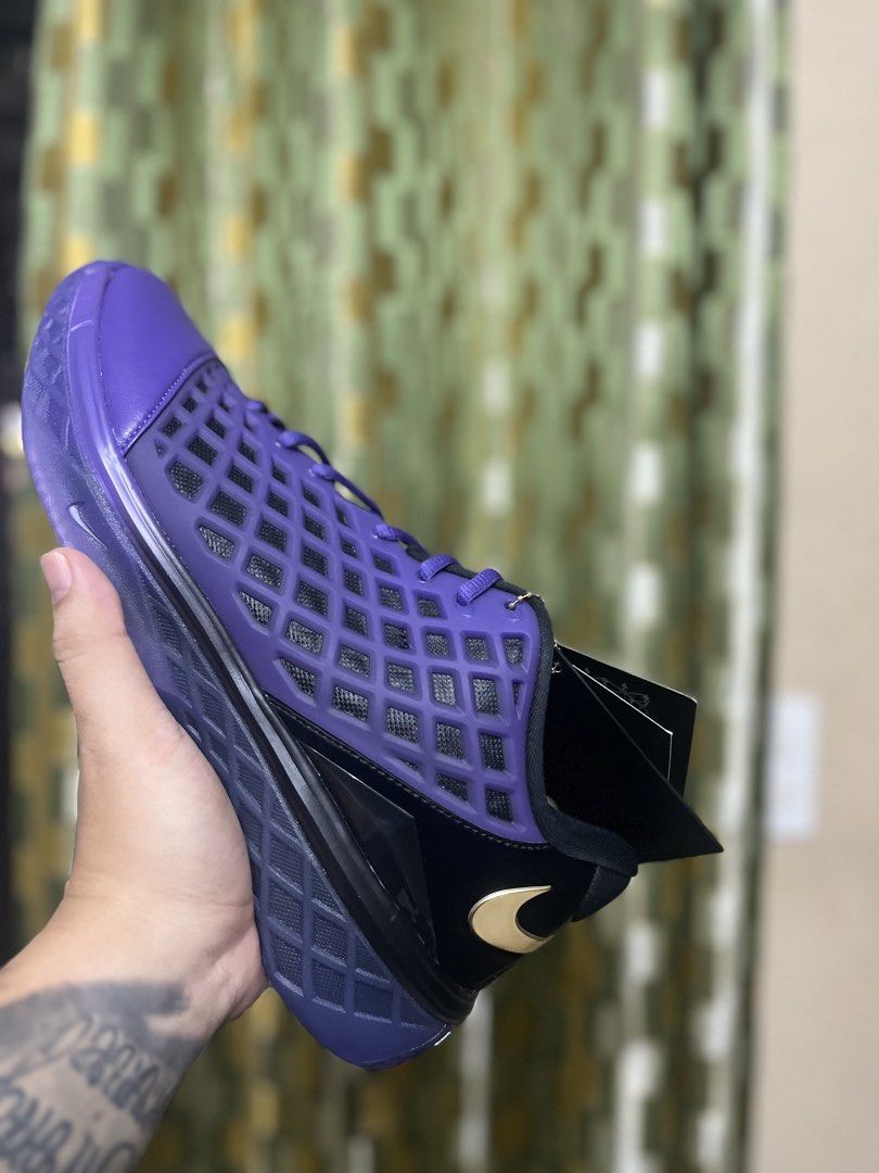 Kobe 3 Barcelona (Category: Sneakers) located in Quezon City. Submitted by leonsol3 (Listing ID 1459923040, Image 3). Description: Kobe 3 Low ‘Barcelona’ US11 | Brandnew Pick up/Shipping 📍Quezon City.