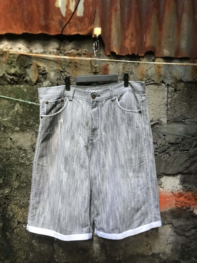 Koman Grey Denim Shorts Size 30 (Category: Shorts) located in Quezon City. Submitted by carlodepaz (Listing ID 1460053545, Image 2). Description: koman baggy longjorts waist - 38 length - 26.5 thigh - 15.4 leg opening - 14 price - 450 freeship.