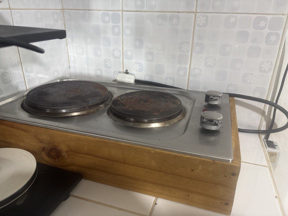 La Germania Electric Stove (Category: Other Kitchenware & Tableware) located in Manila. Submitted by charliemil87465 (Listing ID 1459969010, Image 1). Description: Seldom use. Good for condo. .