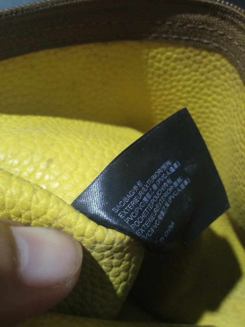 Lacoste clutch bag (Category: Belt bags, Clutches and Pouches) located in Cavite. Submitted by goodluckythrifty (Listing ID 1460008769, Image 3). Description: .