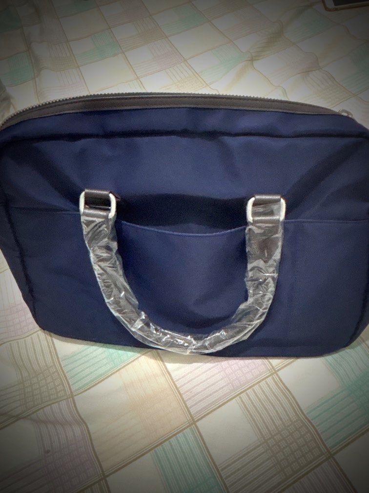 Laptop bag / Messengers bag lufthansa with shoulder strap (Category: Laptop Bags & Sleeves) located in Bacoor. Submitted by sherryl17 (Listing ID 1460052975, Image 2). Description: Unisex Size: 16”wide x 11”high Brandnew.