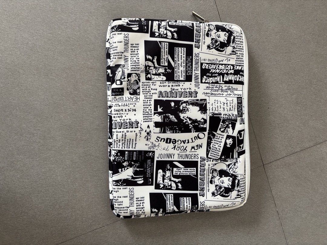 Laptop sleeve - 11x15 in (Category: Laptop Bags & Sleeves) located in Taguig. Submitted by kingkylejenner (Listing ID 1459969017, Image 2). Description: .