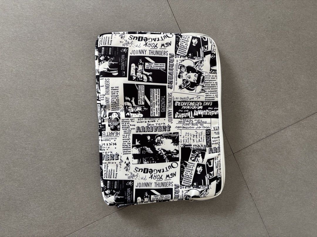 Laptop sleeve - 11x15 in (Category: Laptop Bags & Sleeves) located in Taguig. Submitted by kingkylejenner (Listing ID 1459969017, Image 1). Description: .