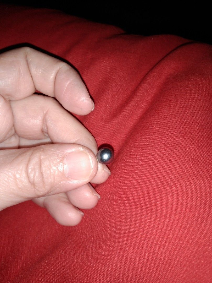 Large black pearl earrings one pc (Category: Earrings) located in Quezon City. Submitted by eidorableshop (Listing ID 1459905822, Image 1). Description: .