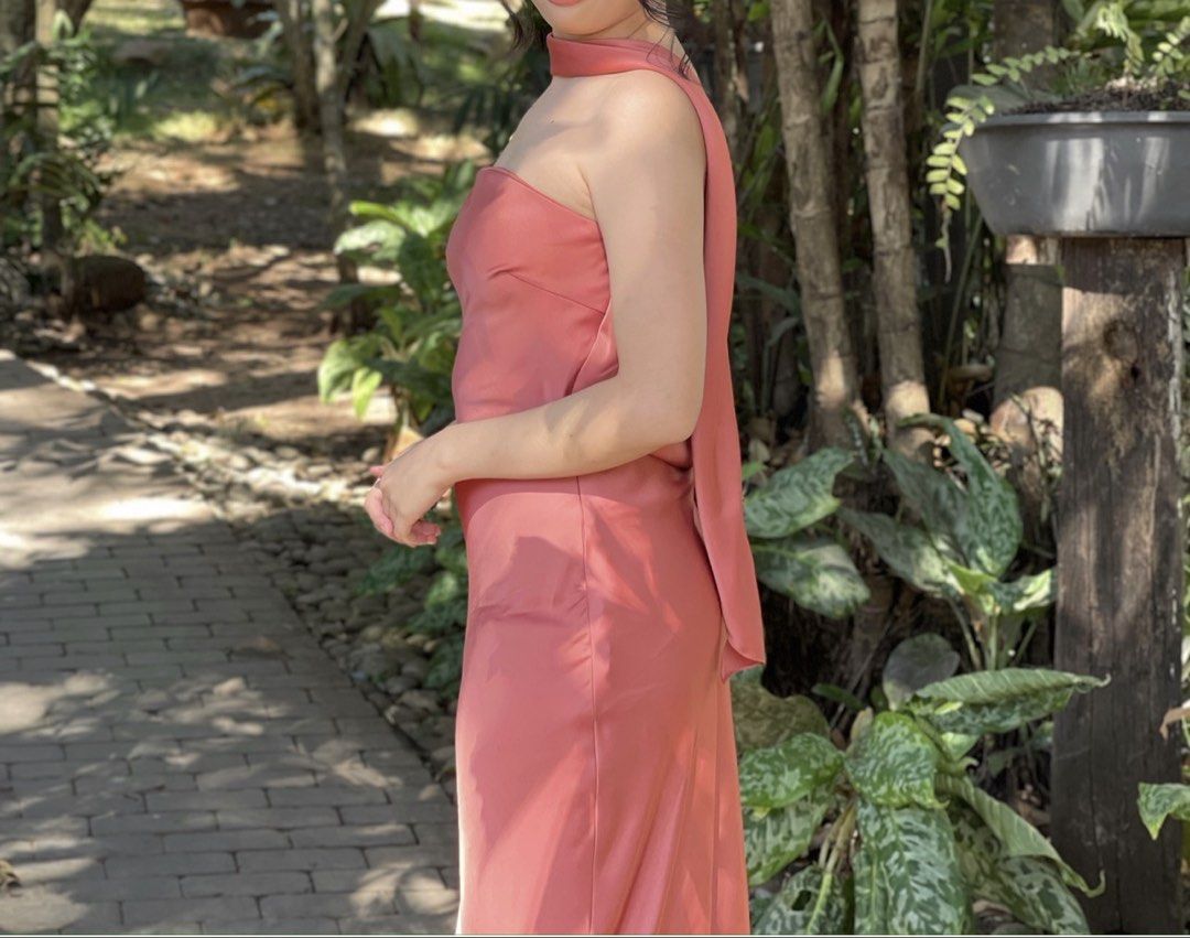 Laure by Roma Custom-made Dress (Category: Dresses) located in Manila. Submitted by aera_song (Listing ID 1459968039, Image 1). Description: - custom-made by laure by roma (check instagram) - It was personally purchased and fully paid for by me, not gifted - size small .