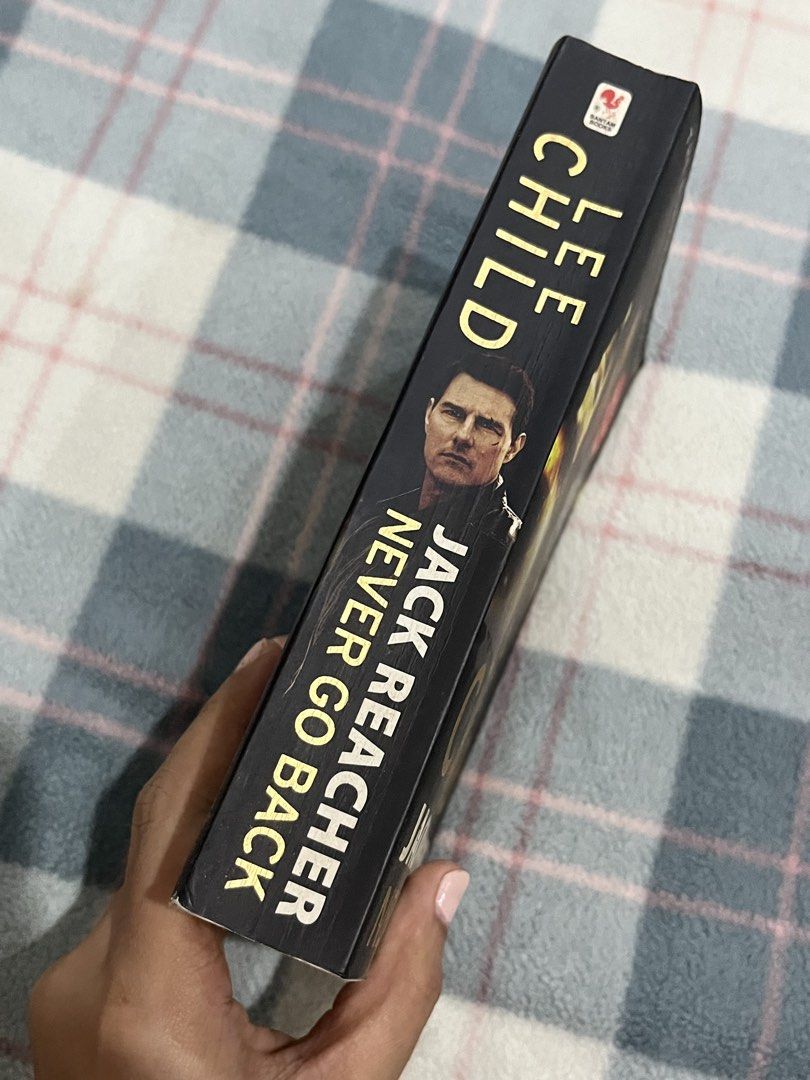 Lee Child Never Go Back (Book 18) (Category: Storybooks) located in Daraga. Submitted by iamhayleygrace (Listing ID 1460051675, Image 2). Description: rfs: decluttering Never Go Back (Jack Reacher Book #18) Genre: Thriller see pic for condition location: albay🌋 mop: gcash mod: j&t.
