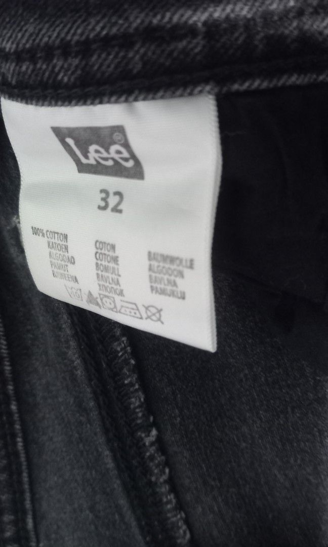 Lee jeans (Category: Jeans) located in Las Pinas. Submitted by mixshoppe (Listing ID 1460043429, Image 3). Description: low waist Lee Jeans size 32.