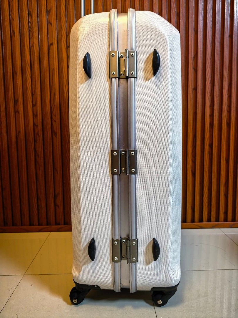 Legend Walker (Category: Luggage) located in Manila. Submitted by jzjapansurplus (Listing ID 1460092647, Image 2). Description: Brand: Legend Walker Model: Lightning ✅ Extra Large Luggage ✅ H29.5" xW19" x D12 Inches ✅ 360° Wheels All smooth ✅ Telescopic Aluminum Handle ✅ Zipper Less Design ✅ Aluminum Frame ✅ Strong Impact Resistant Body ✅ Premium TSA002 With keys ✅ Light Weight Body 🆙 Sign of usage scratch only no Crack Guaranteed!.