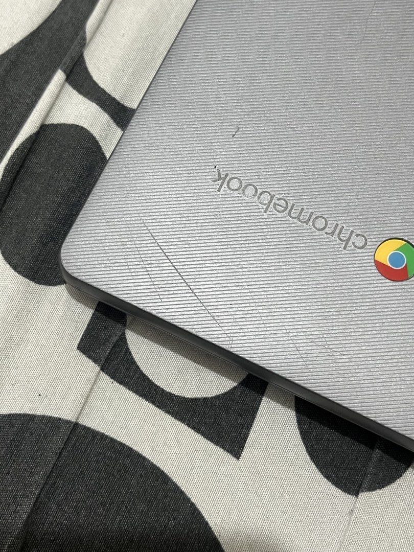 Lenovo Chromebook Laptop Silver (Category: Laptops & Notebooks) located in Lucena. Submitted by heindrixunlaya635 (Listing ID 1460051639, Image 3). Description: - Silver Lenovo Chromebook ideapad 3 - Full keyboard with number pad - Good-sized screen for everyday use - Minor scratches on lid (visible in photos) - Fully functional and works well - Perfect for schoolwork and general browsing -note there is scratches shown in the picture and hinge cl