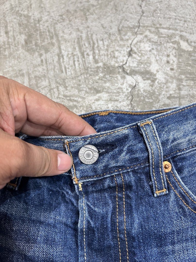 Levis 501 Denim Mini Shorts for Womens (Category: Shorts) located in Manila. Submitted by thriftpoint99 (Listing ID 1459935343, Image 3). Description: 30x11x11 No issue Excellent condition.
