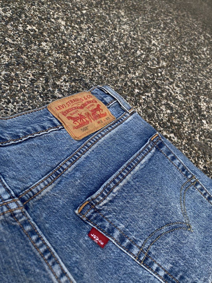 Levi’s 502 (Category: Jeans) located in Santo Tomas. Submitted by jomeldaniel999 (Listing ID 1460048242, Image 1). Description: Levi’s 502📌 Excellent condition Color rate:9/10 Size: Waist:32 Length:32 Open Leg: 10 Hem: 6.5 Issues: need wash/sign of usage Price: 1,100📌.