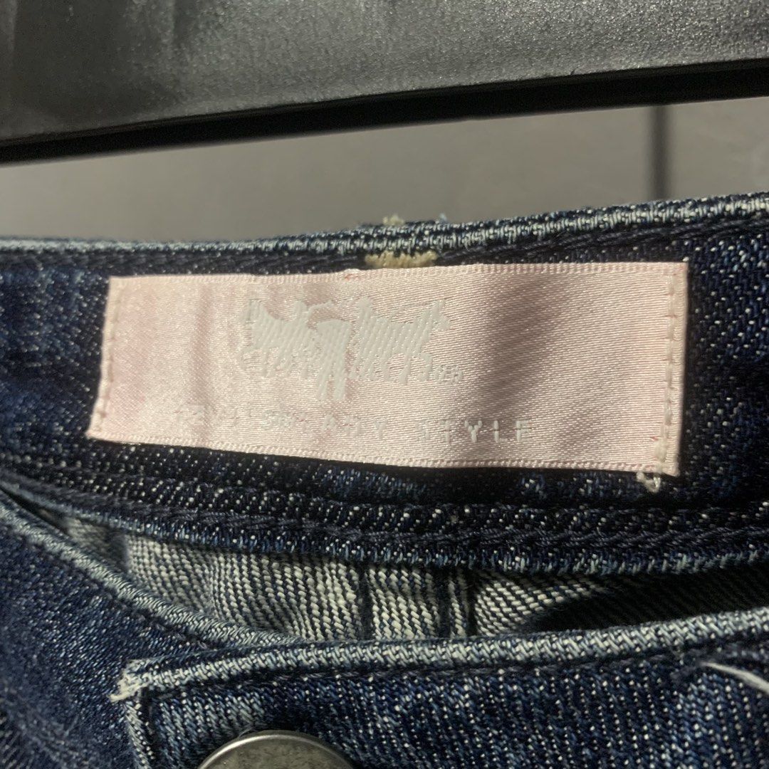 Levi's Lady Style Straight Leg (Category: Jeans) located in Calauan. Submitted by randomthrift.womens (Listing ID 1459990900, Image 3). Description: Issue: Tear on hem.