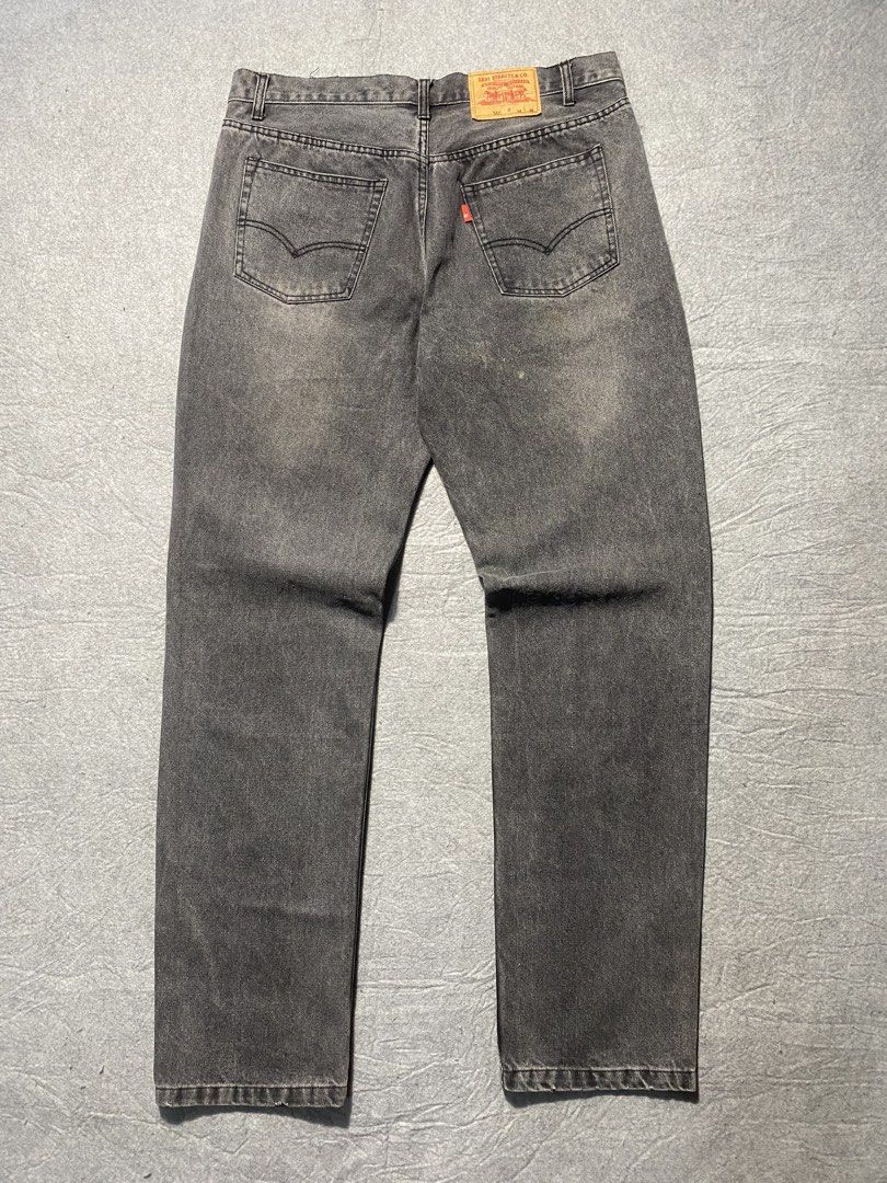 LEVIS WASHED BLACK STRAIGHT PANTS (Category: Jeans) located in Roxas, Mindoro Oriental. Submitted by mzonethrifts (Listing ID 1460012008, Image 2). Description: Width: 36 Length: 45 Thigh: 13 Leg Opening: 8 Condition: Excellent Issue: Zonrox stain Code: A18.