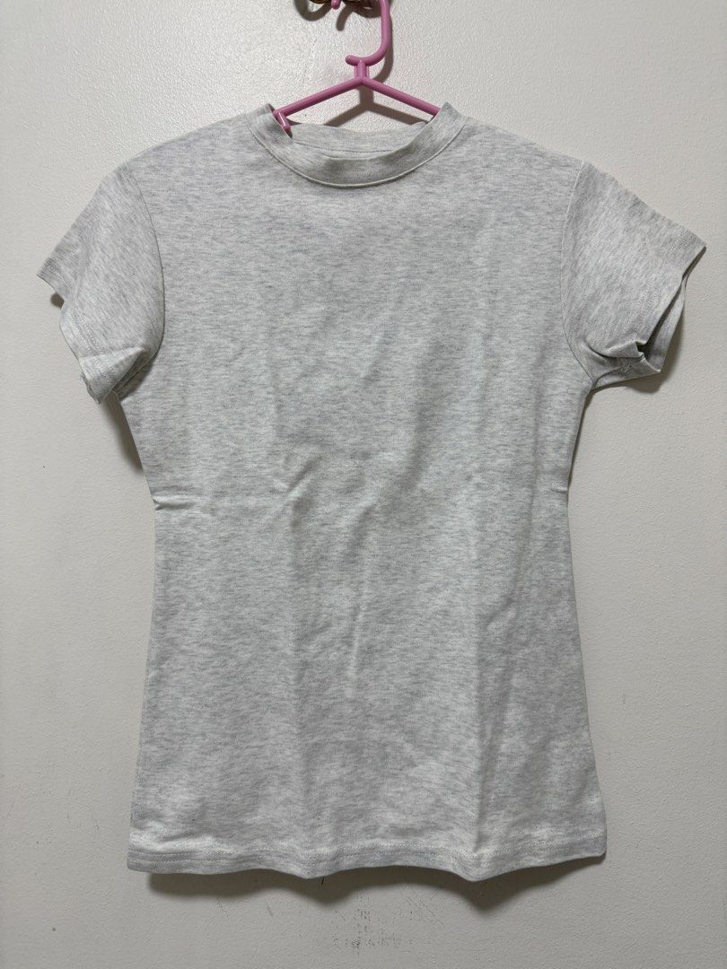 Light gray cotton slim fit shirt (Category: Shirts) located in Quezon City. Submitted by clothe.kr (Listing ID 1460037936, Image 1). Description: .